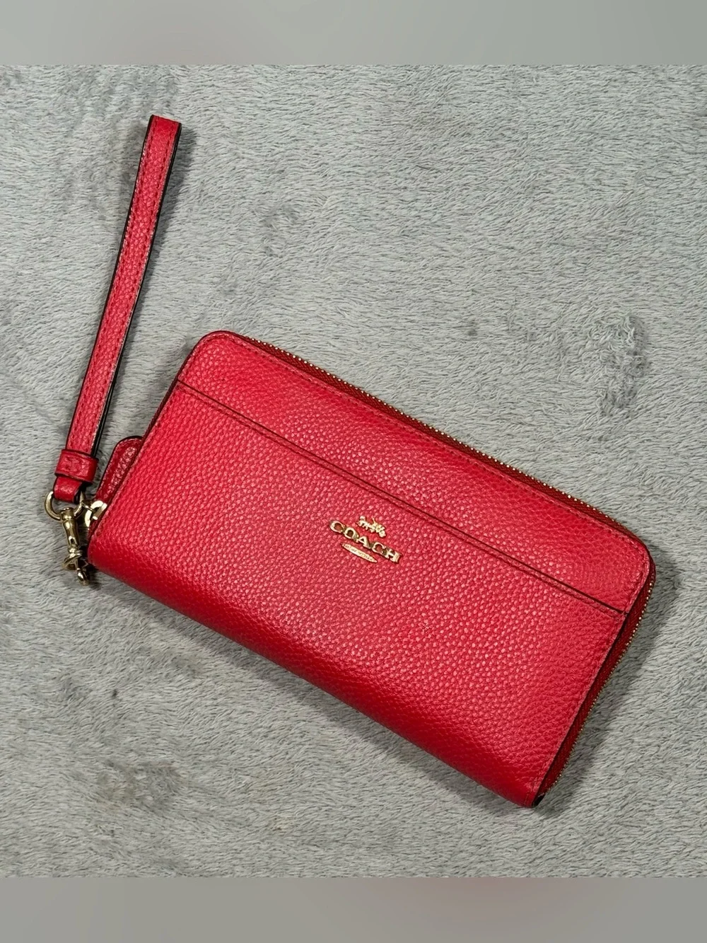 Coach Women’s Red Pebbled Leather Accordion Zip Wallet Wristlet Gold Hardware